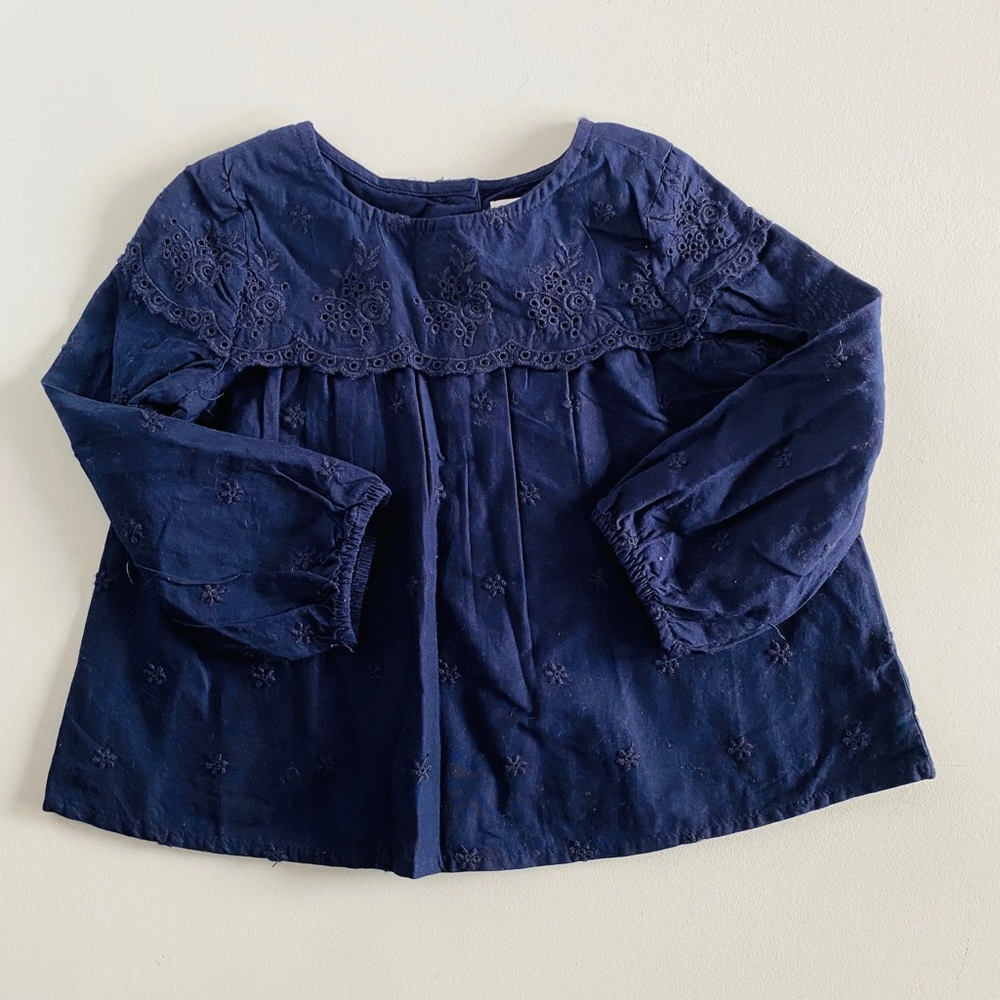 NWT Gap Embroidered Top